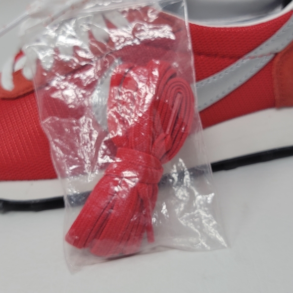 Nike Women's LD-1000 Shoes  University Red/ Metallic Silver HF3227-600 Size 6 - Picture 8 of 11